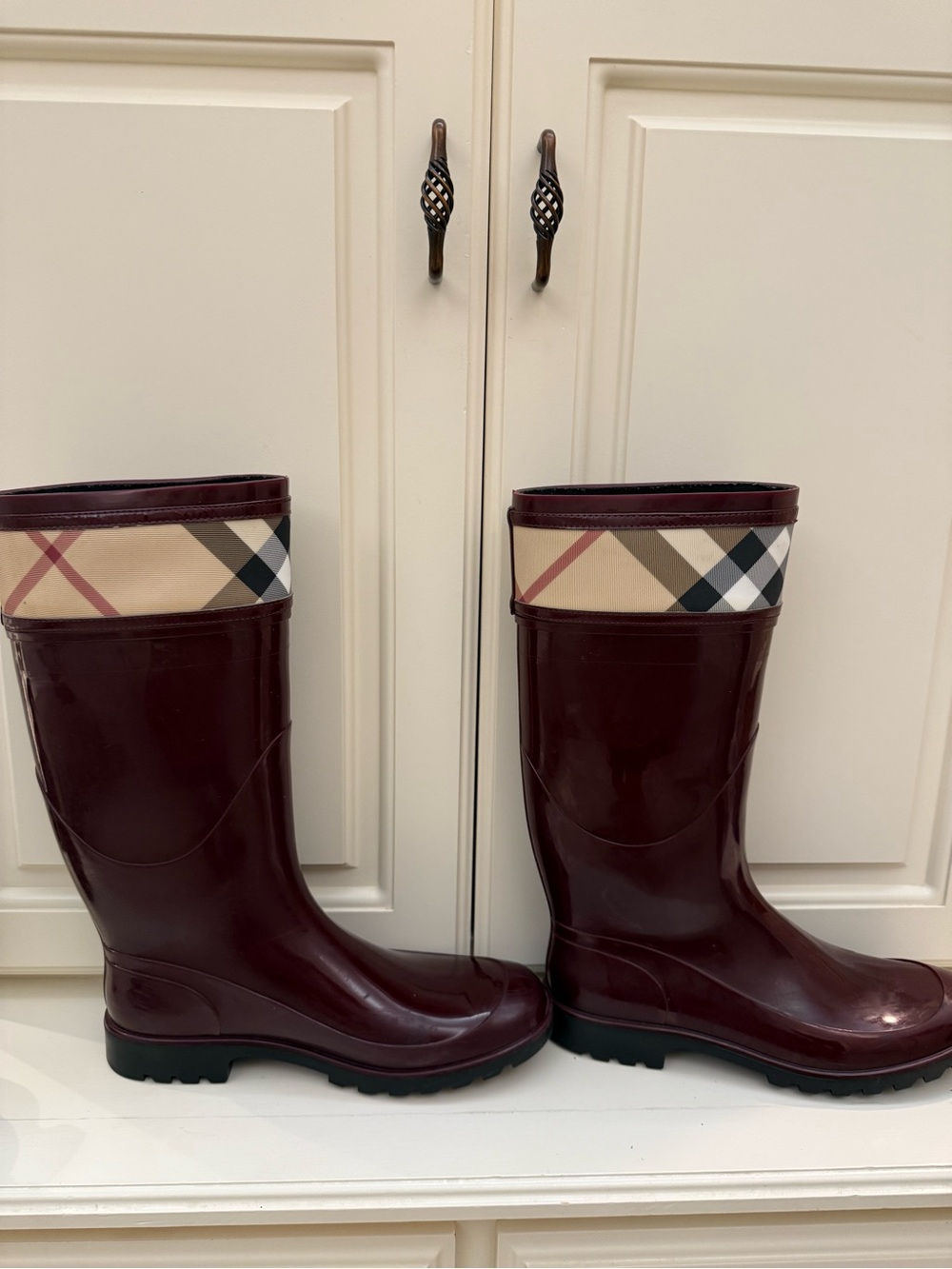 Burberry mid calf rain boots - Picture 7 of 10